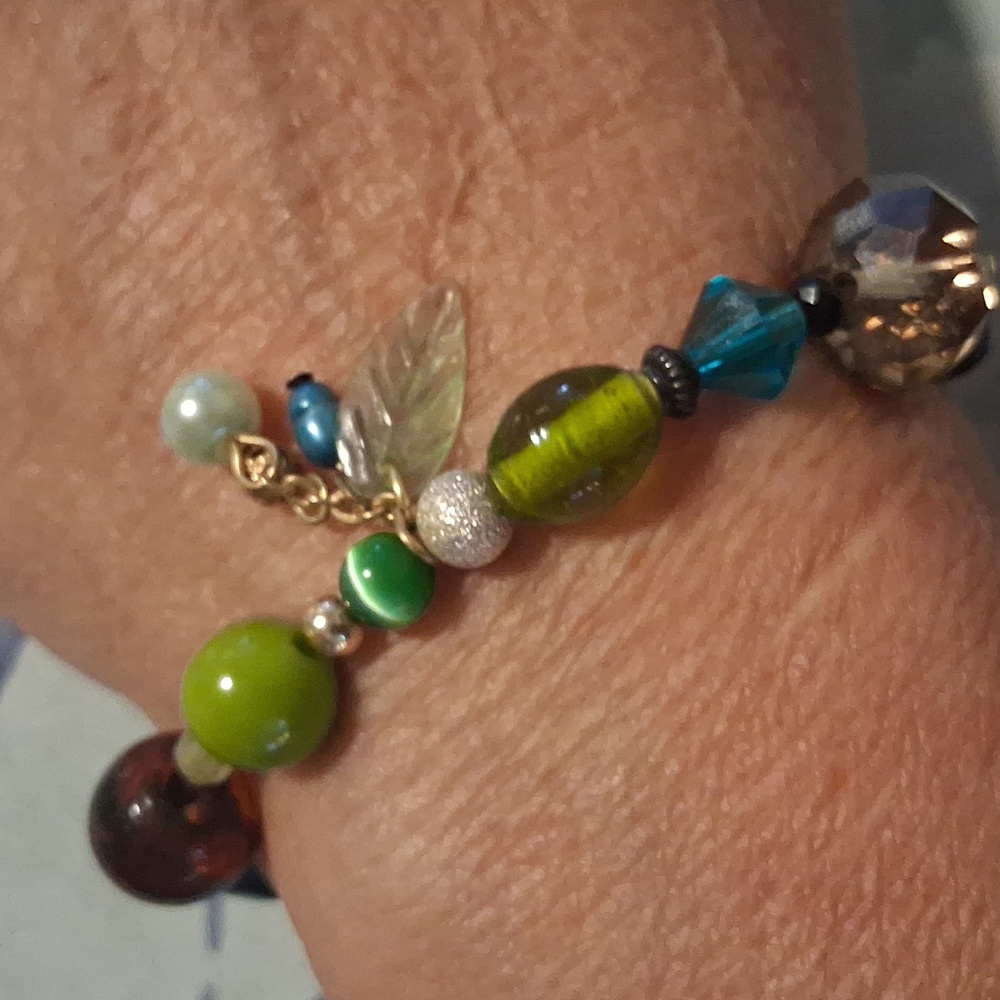 Multicolor Glass Beaded Bracelet. Sz 7